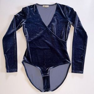 Madewell Velvet V Neck Long Sleeve Bodysuit Adjustable Snaps